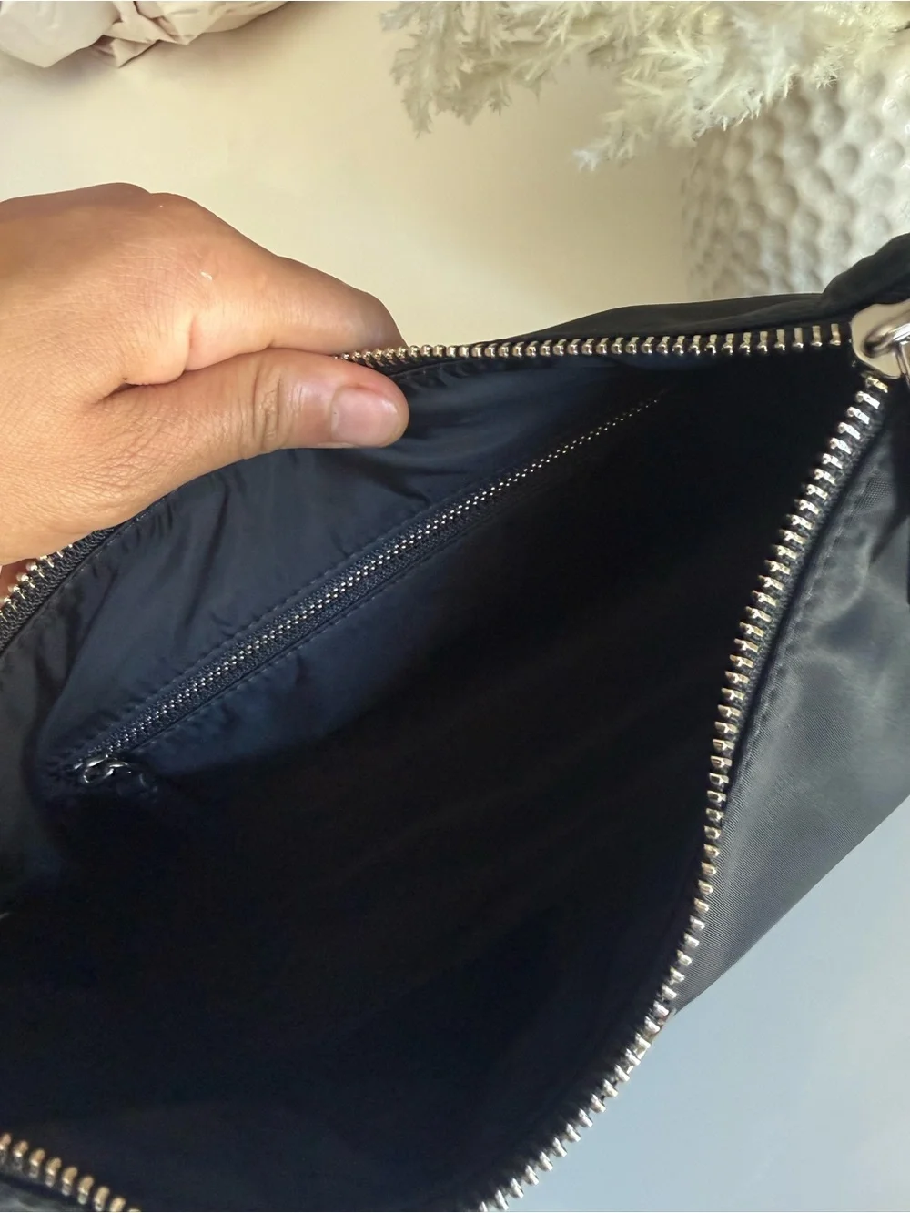 NWT , TORY BURCH NYLON SMALL ZIP TOP SHOULDER BAG black